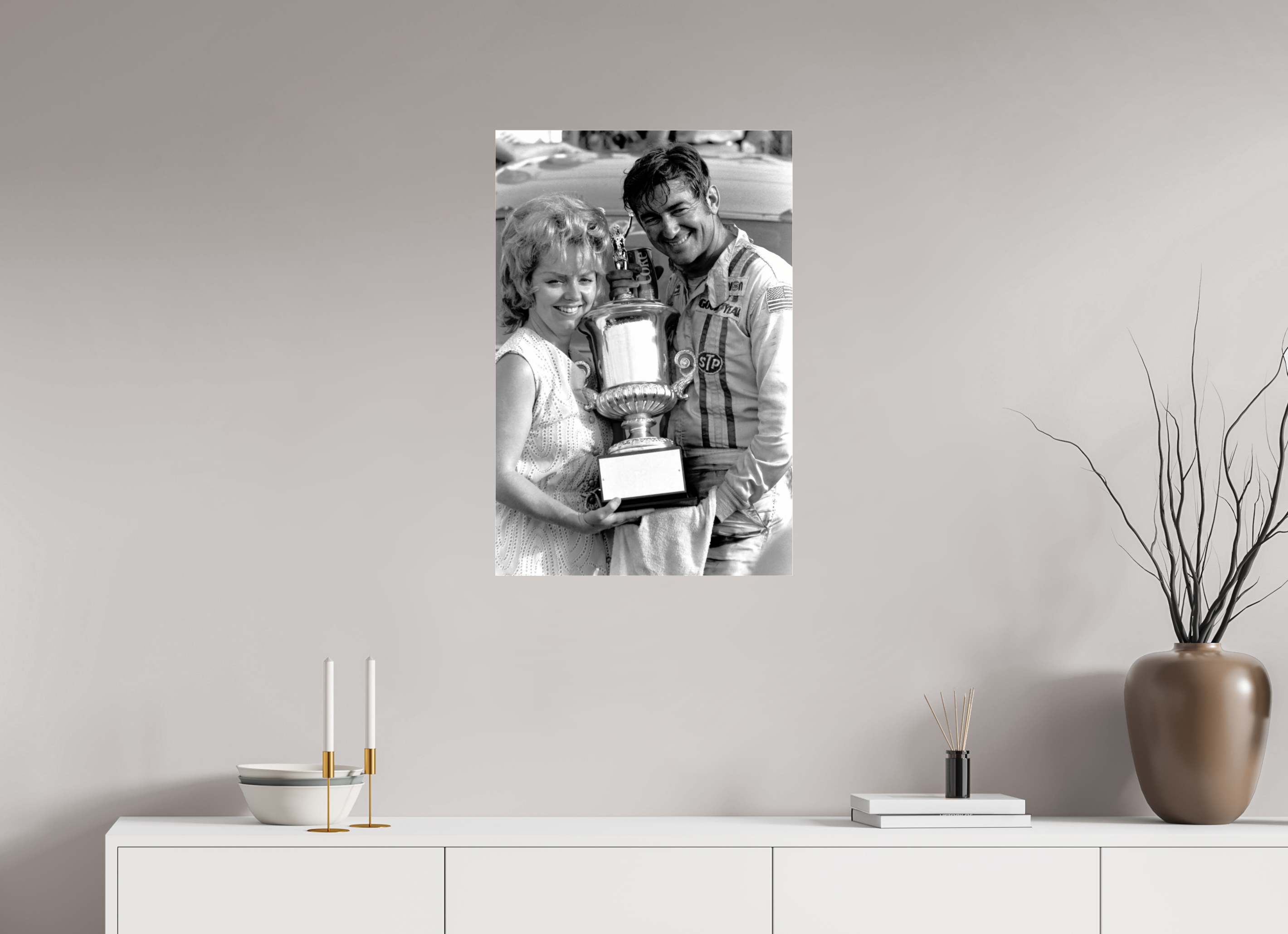 20 x 30″, Black & White under Acrylic Glass Bobby Allison wins Talladega Aug 1971 - Photo under acrylic glass or framed