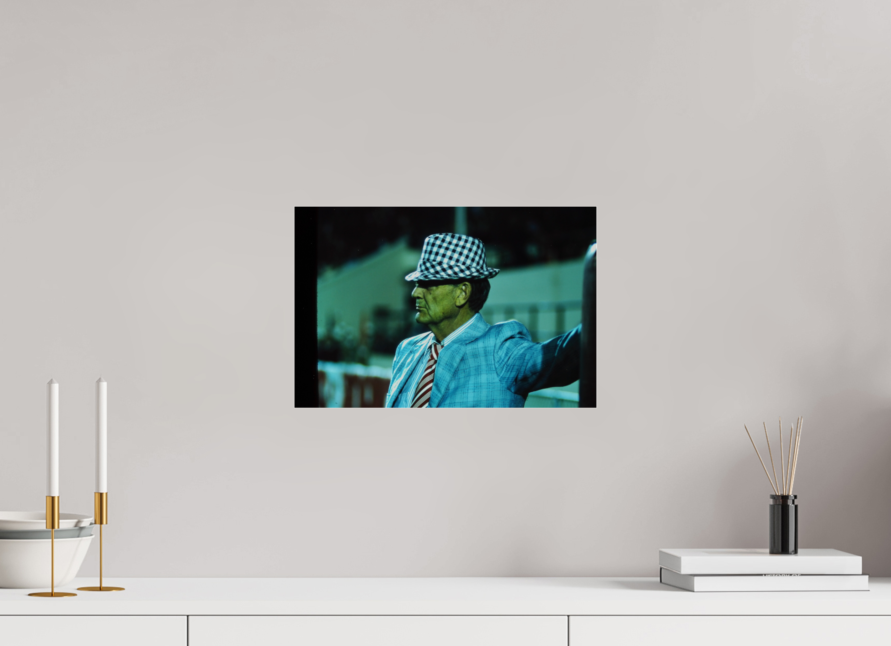 15 x 10″, Photo Print Under Acrylic Glass Coach Paul Bear Bryant Leaning Against the Goal Post - Photo under Acrylic Glass